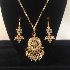 pendant necklace and earring set in Women